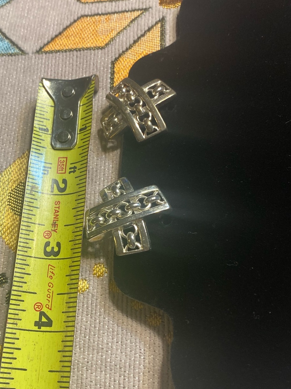 Avon Vintage Y2K Silver Textured Chain Link X Motif Button Clip On Earrings 3D